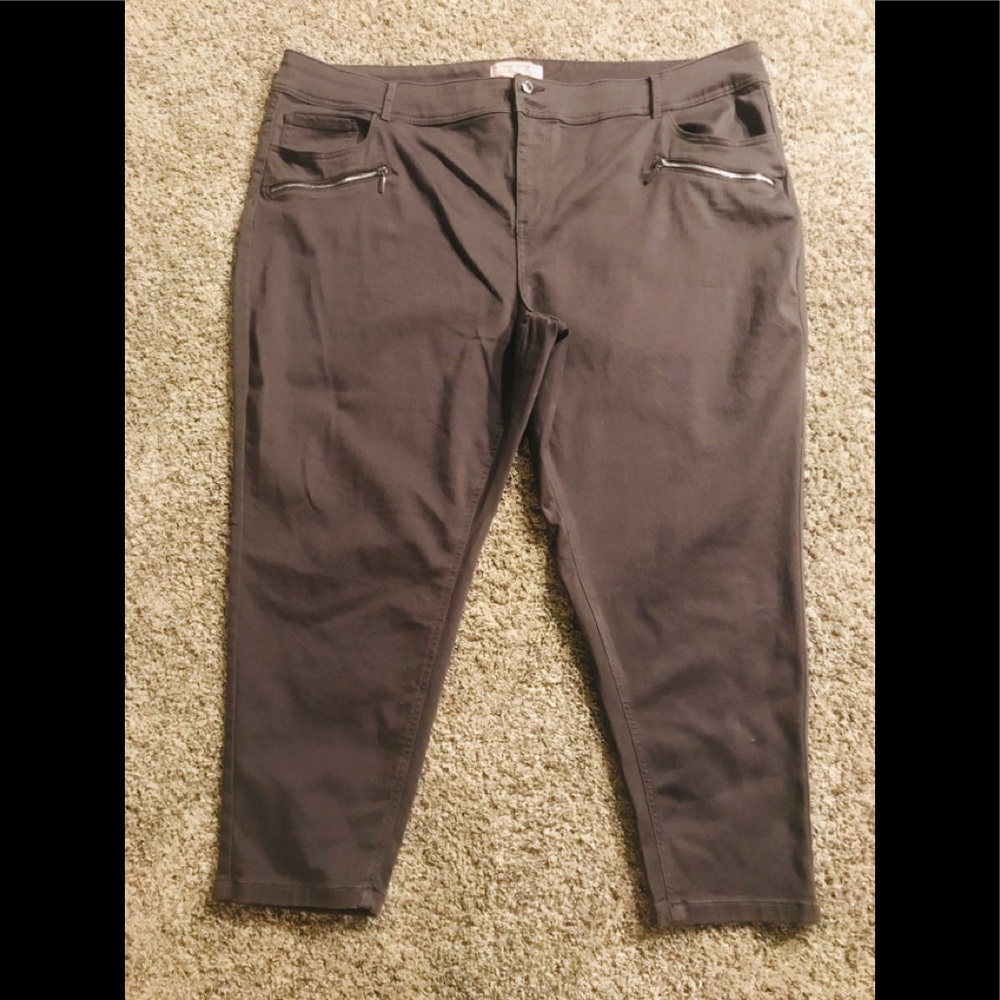 Women’s plus size ( petite ) size 28